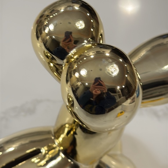 Gold balloon dog piggy bank decor - Picture 6 of 8